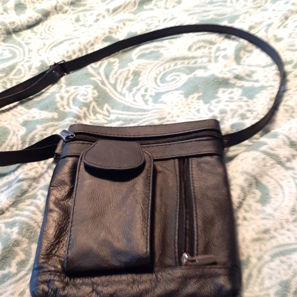 4 zipper leather cross body bag(with a place for cell phone)